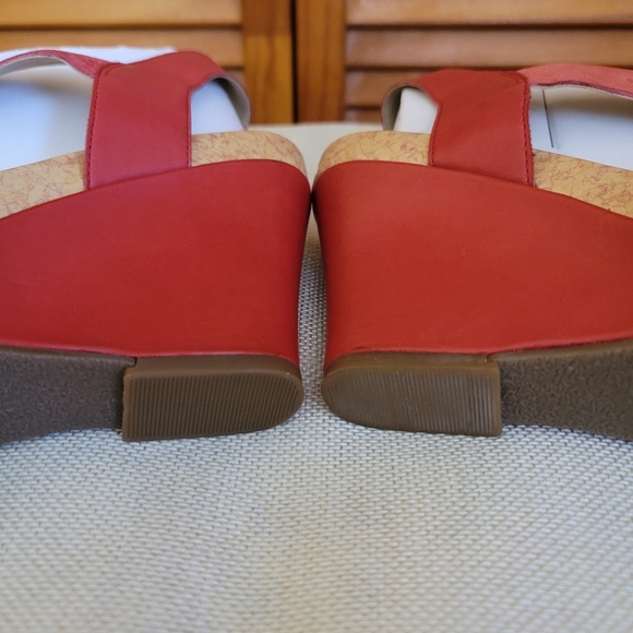 NWOT Shoe Mint Irene Sandal Wedges Size 9 - Picture 10 of 11